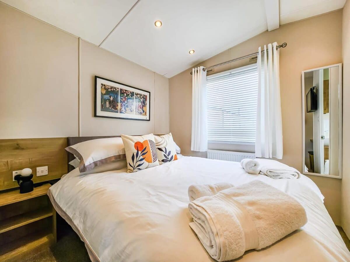 Escape To Paradise At Pevensey Bay Holiday Park 13 Woodland Walk Villa Luaran gambar