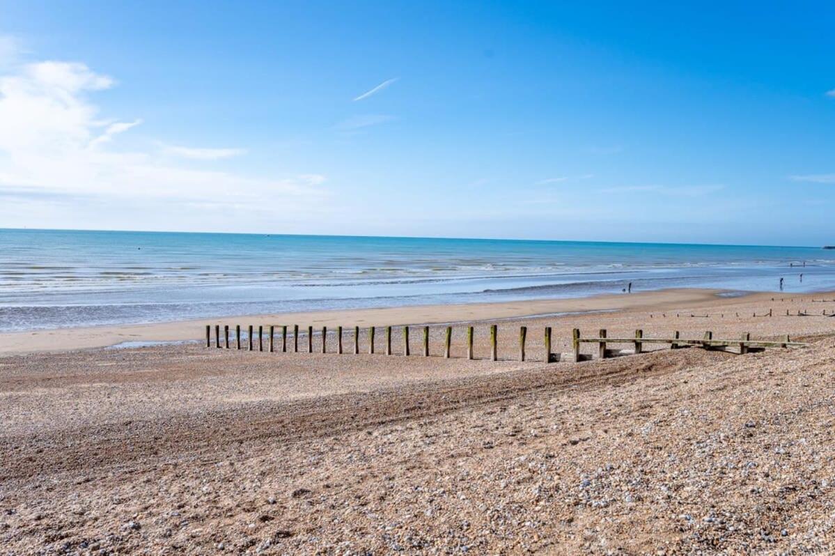 Escape To Paradise At Pevensey Bay Holiday Park 13 Woodland Walk Villa Luaran gambar