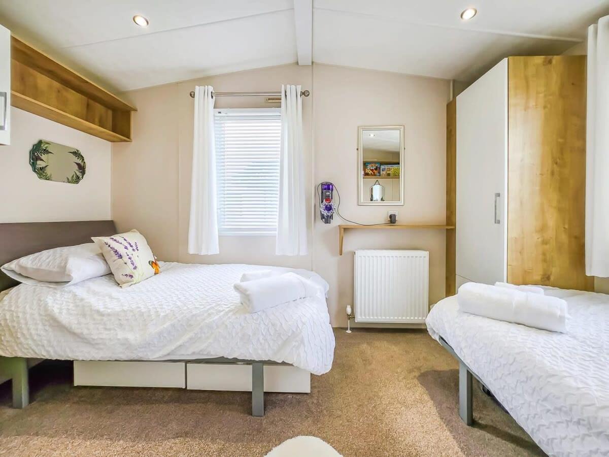 Escape To Paradise At Pevensey Bay Holiday Park 13 Woodland Walk Villa Luaran gambar