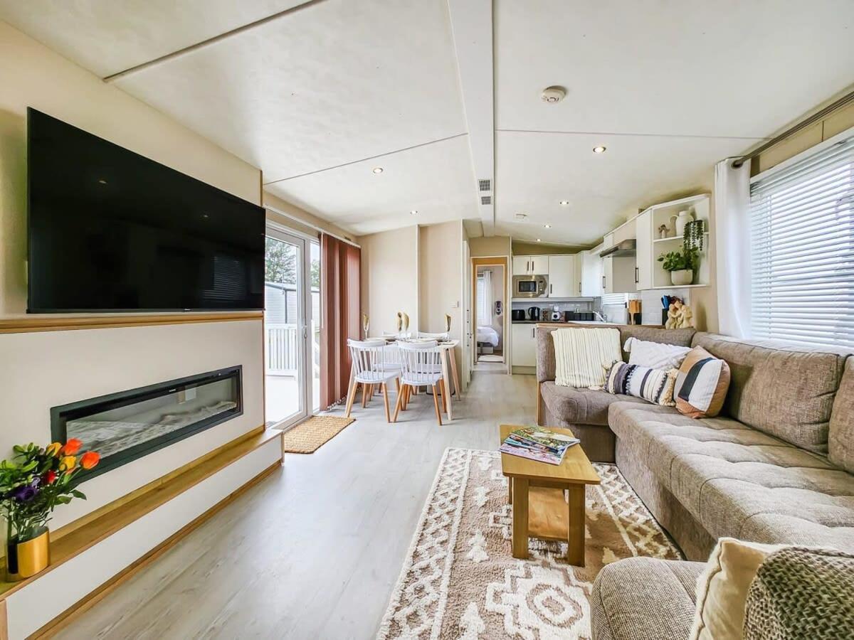 Escape To Paradise At Pevensey Bay Holiday Park 13 Woodland Walk Villa Luaran gambar