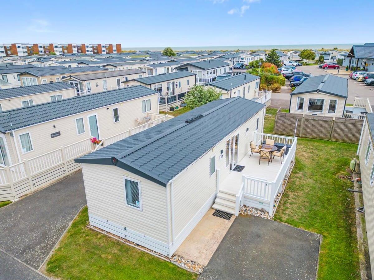 Escape To Paradise At Pevensey Bay Holiday Park 13 Woodland Walk Villa Luaran gambar